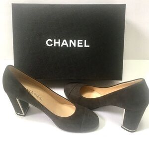 NWT-CHANEL PUMPS 39.5 suede dark gray